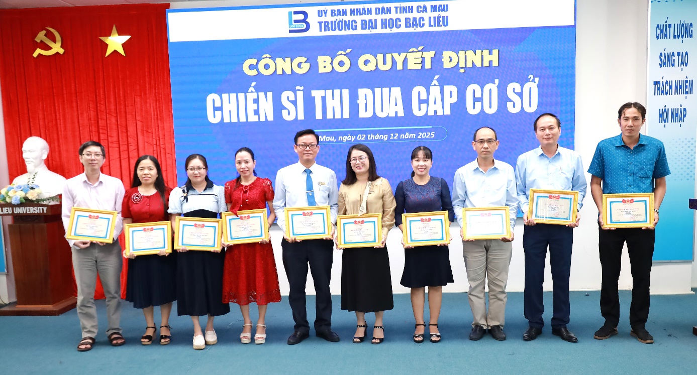 KHOA SƯ PHẠM TỔ CHỨC HỌP ĐỊNH KÌ THÁNG 12